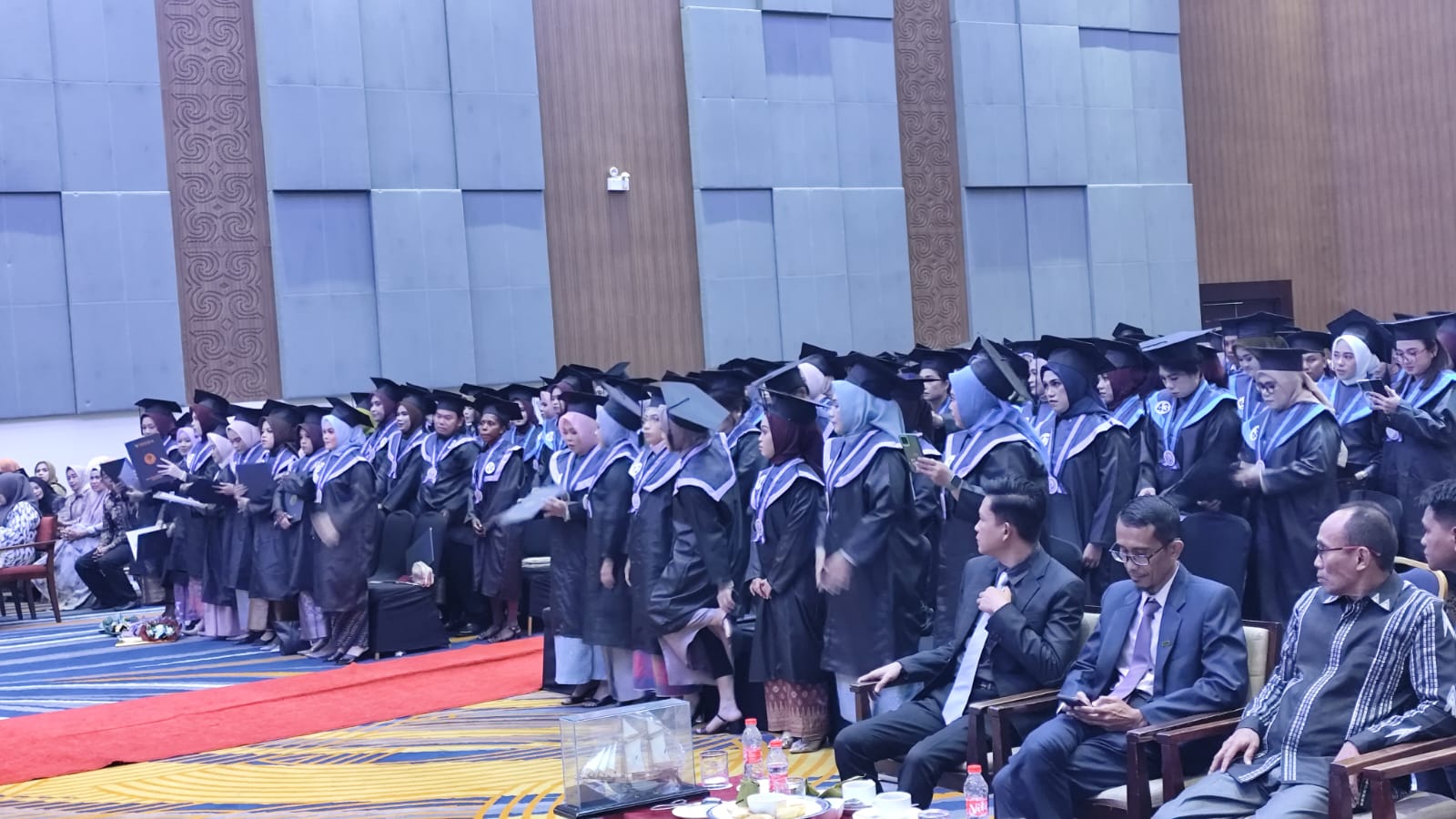 Pelaksanaan wisuda dan wisudawati tahun ajaran 2024/2025 genap dihotel sheraton by fourpoint makassar